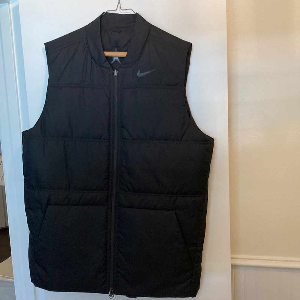 MEN’S NIKE BLACK VEST WITH DALLAS COWBOYS STAR ON BACK! EXCELLENT CONDITION!